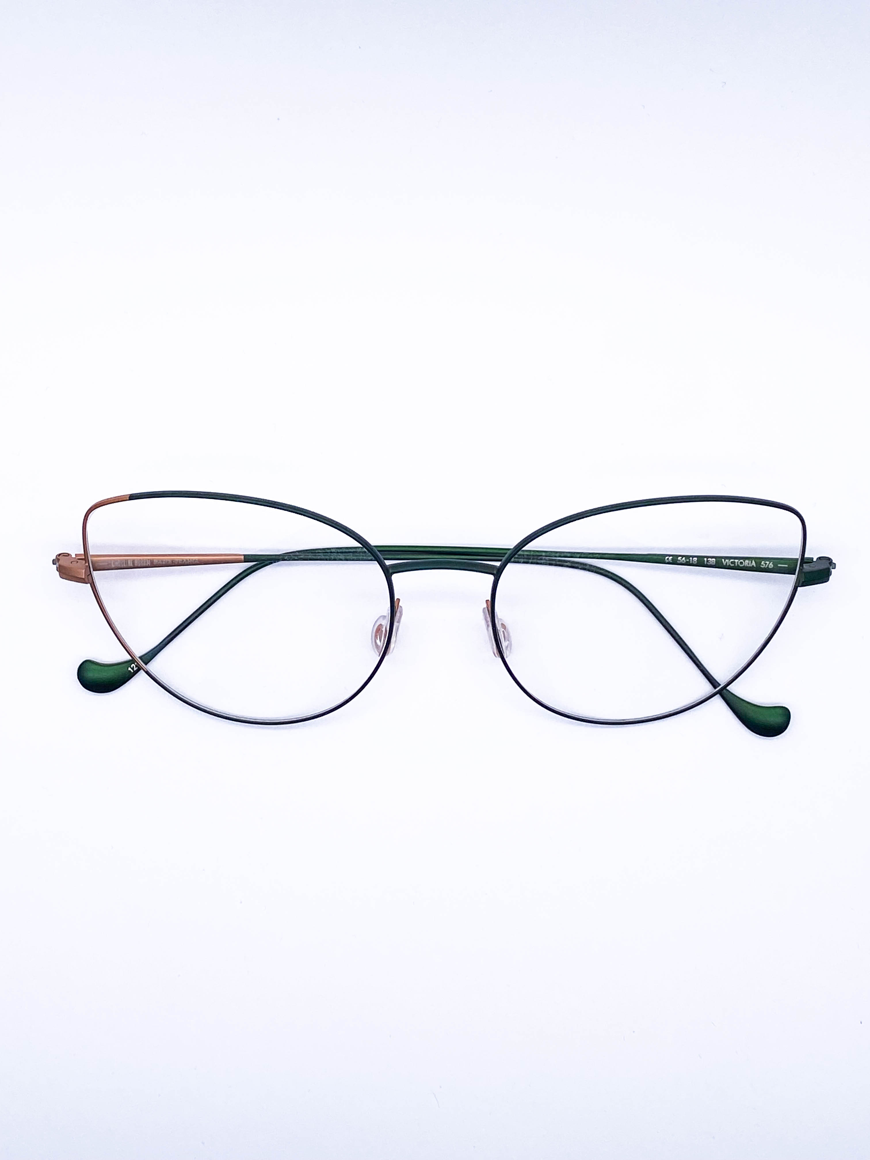 Caroline Abram VIICTORIA 576 56-18-138