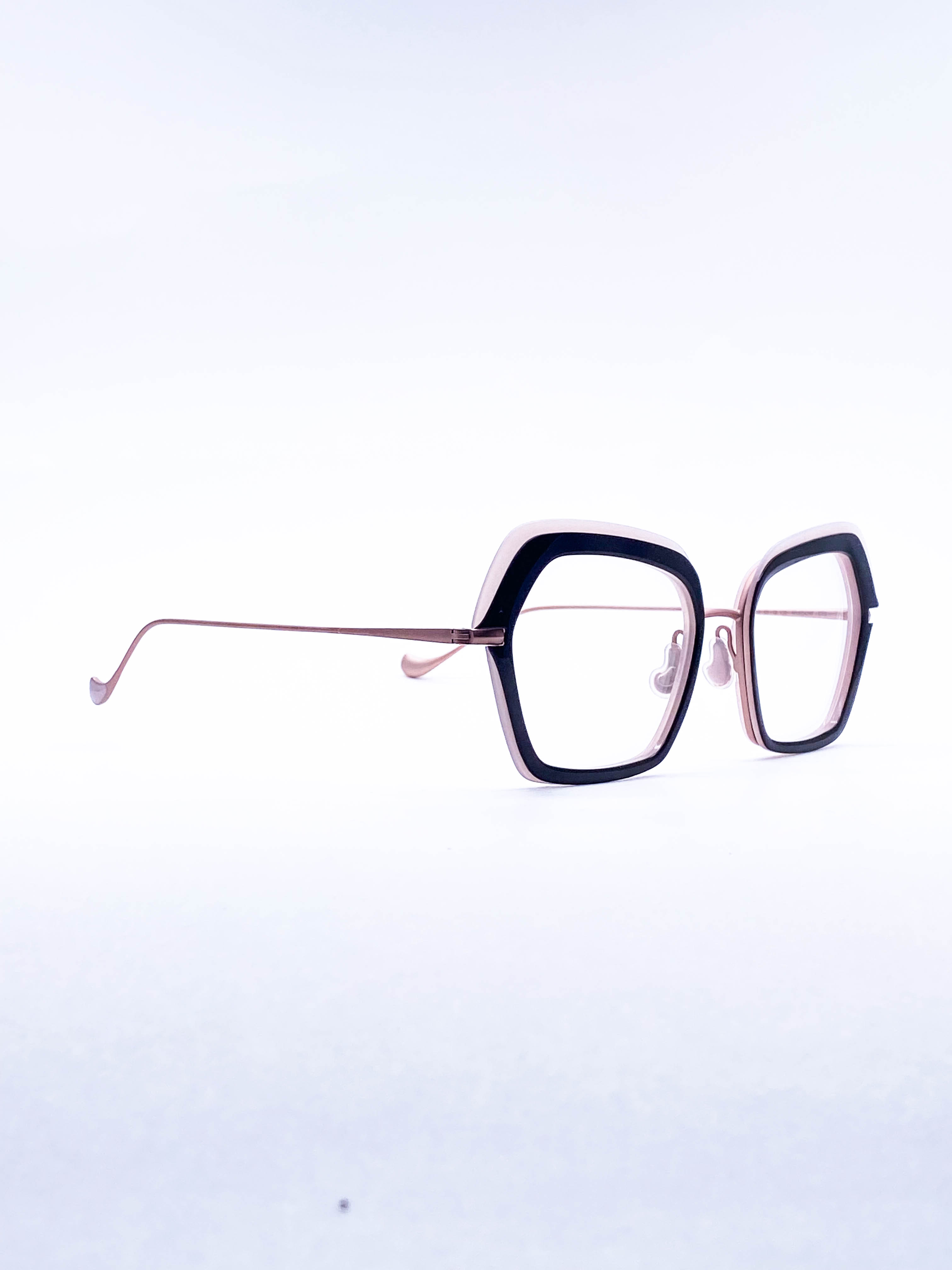 Caroline Abram WANDA 618 49-21-138